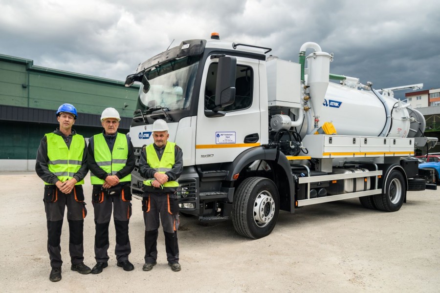 A new specialized vehicle for sewer network maintenance has arrived in Ilijaš